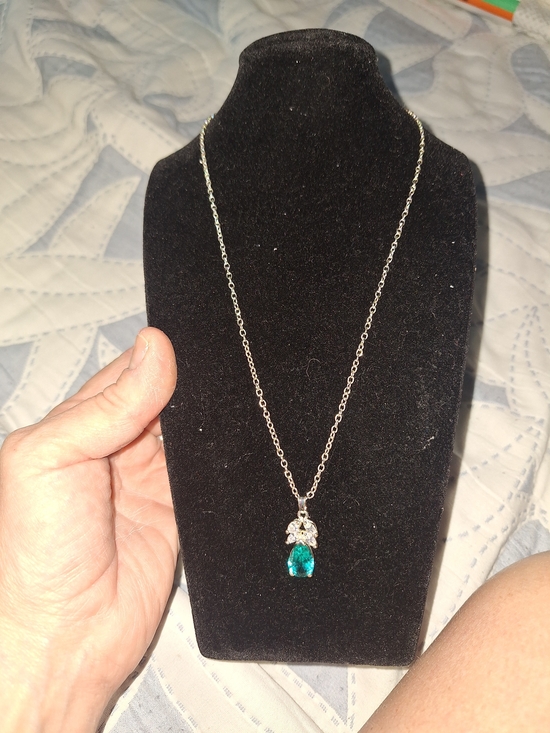 Jewelry - Silver Necklace with Emerald Green Teardrop Pendant